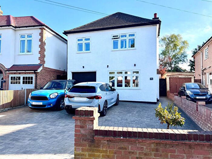 4 Bedroom Detached House For Sale In The Drive, Bexley, DA5