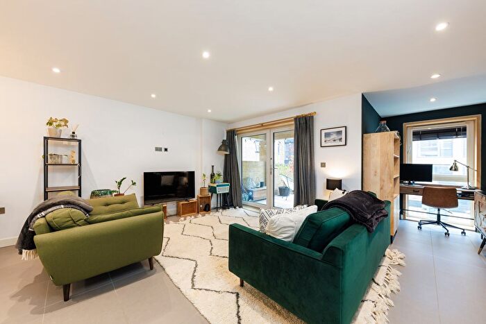 1 Bedroom Flat To Rent In Upper Clapton Road, London, E5