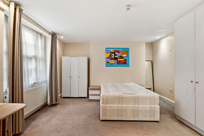 Studio To Rent In Inverness Terrace, London, W2