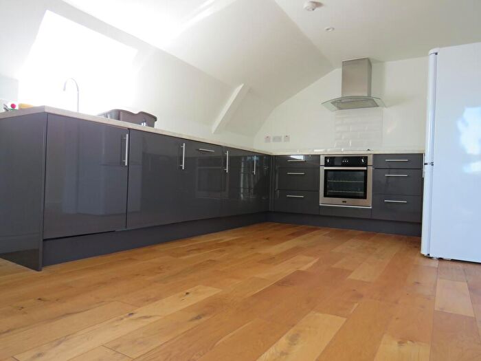 2 Bedroom Apartment To Rent In High Street, Welwyn, AL6