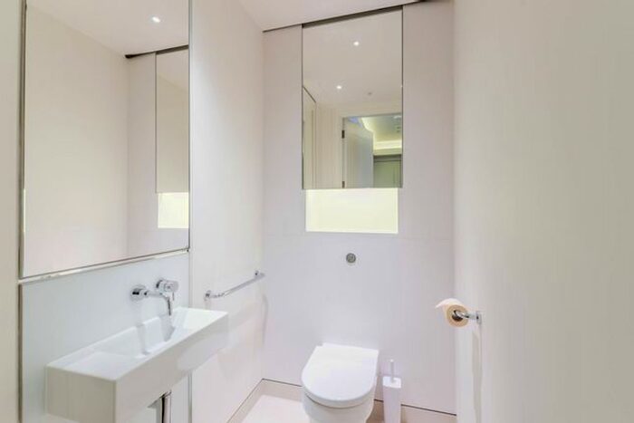 2 Bedroom Flat To Rent In Green Street, Mayfair, London, W1K