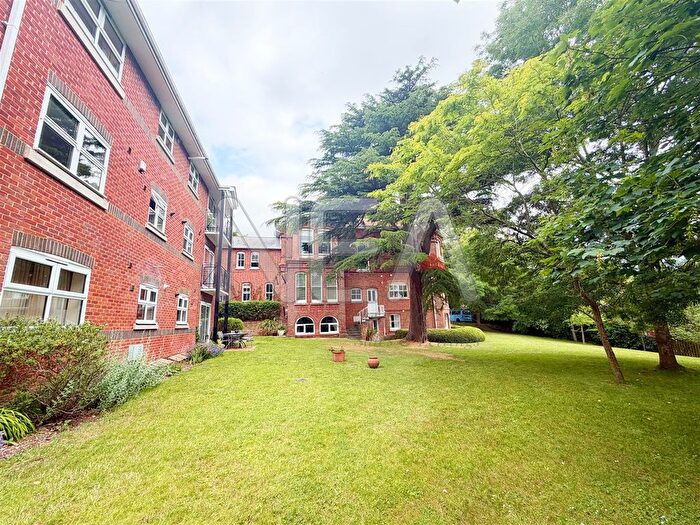2 Bedroom Flat To Rent In Warren House, St. Peters Avenue, Caversham, RG4