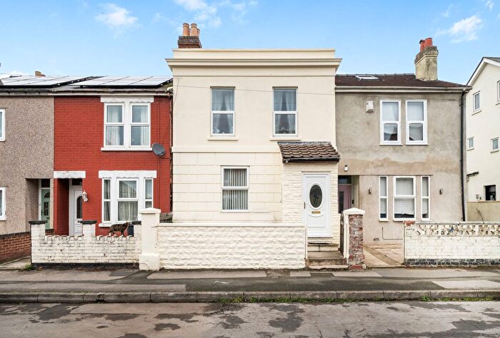 3 Bedroom Terraced House For Sale In Regent Street, Gloucester, GL1