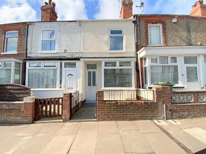 2 Bedroom Terraced House For Sale In Whites Road, Cleethorpes, DN35