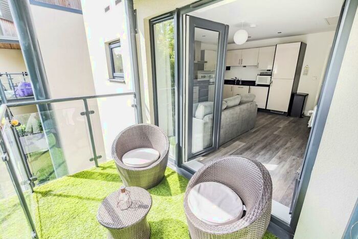 1 Bedroom Apartment To Rent In Stickley Court, Faringdon, SN7