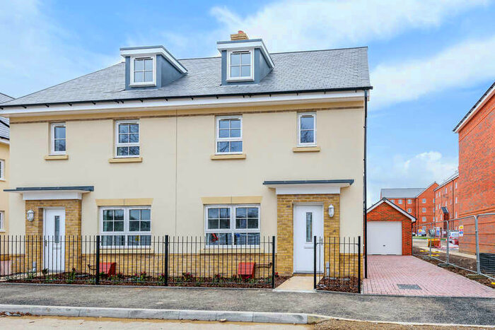 5 Bedroom Semi-Detached House To Rent In Wellesley, Aldershot, GU11