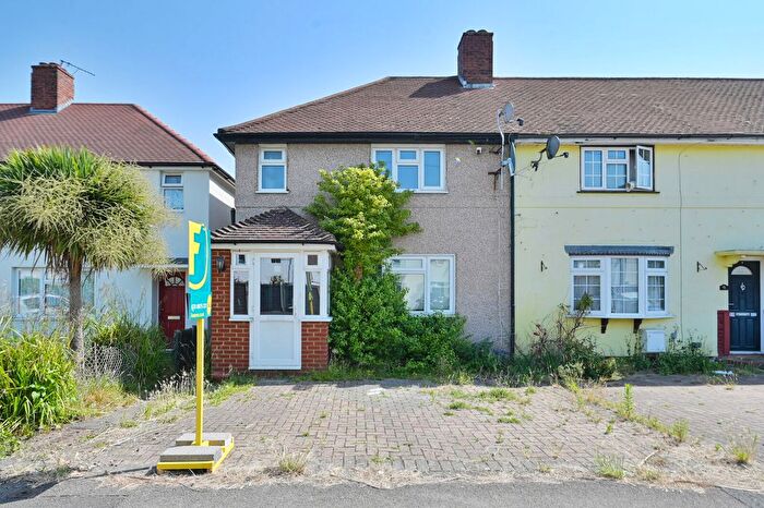 3 Bedroom End Terrace House For Sale In Browning Avenue, Worcester Park, KT4
