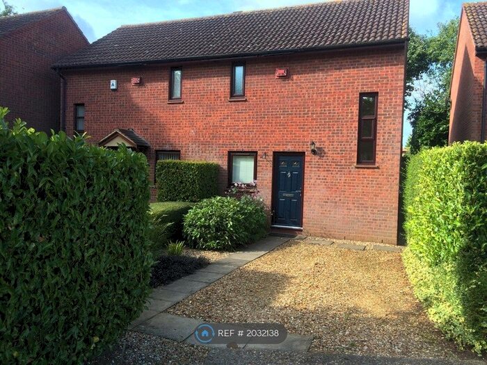 2 Bedroom Semi-Detached House To Rent In Northcroft, Milton Keynes, MK5