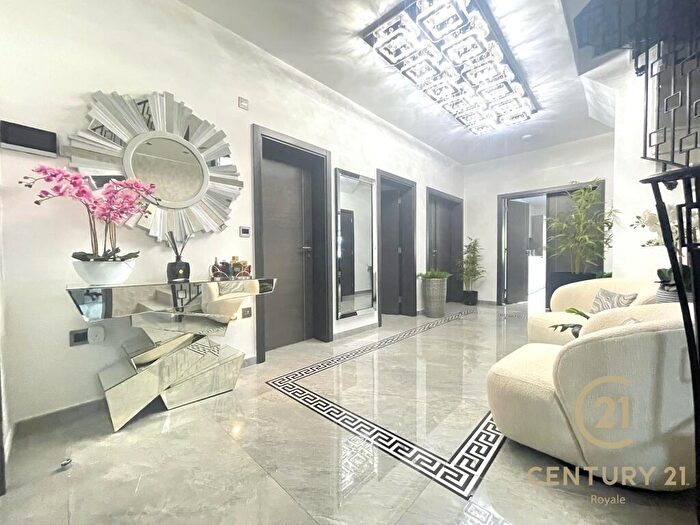 7 Bedroom Detached House To Rent In Cotsford Avenue New Malden, KT3