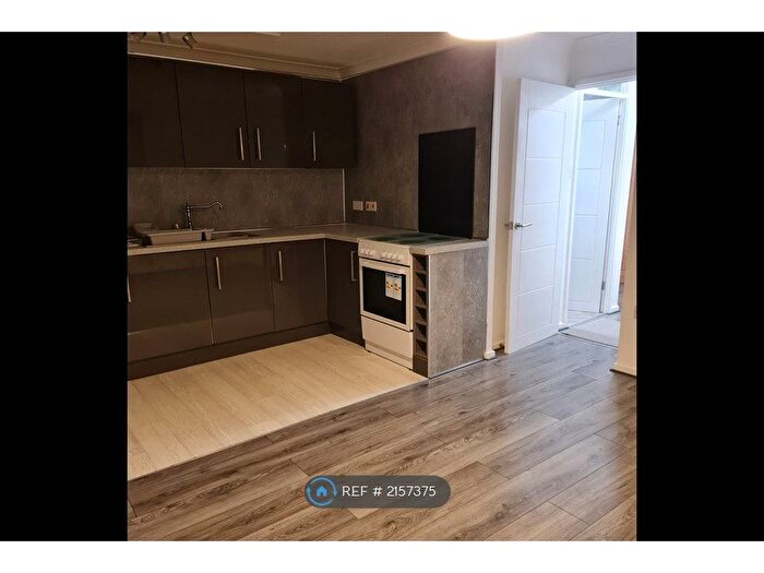 1 Bedroom Flat To Rent In Llansamlet, Swansea, SA7