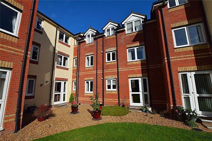 1 Bedroom Apartment For Sale In Ackender Road, Alton, Hampshire, GU34
