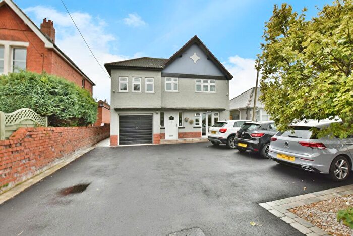 4 Bedroom Detached House For Sale In High Street, Coedpoeth, LL11