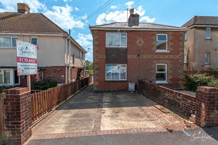 3 Bedroom Semi Detached House For Sale In Alfred Street, Ryde, PO33