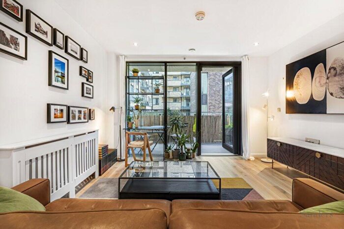 1 Bedroom Flat To Rent In Maderia Street, Poplar, London, E14