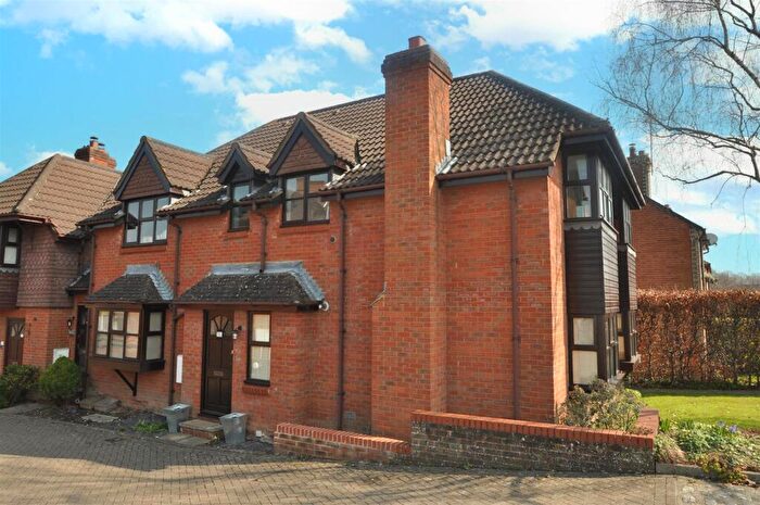 1 Bedroom Maisonette To Rent In Guildford Road, Lightwater, GU18