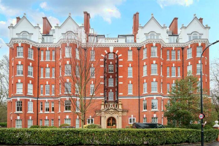 4 Bedroom Apartment To Rent In East Heath Road, Hampstead, NW3