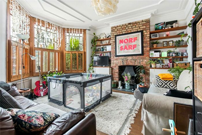 1 Bedroom Apartment To Rent In Cornwall Avenue, London, N22