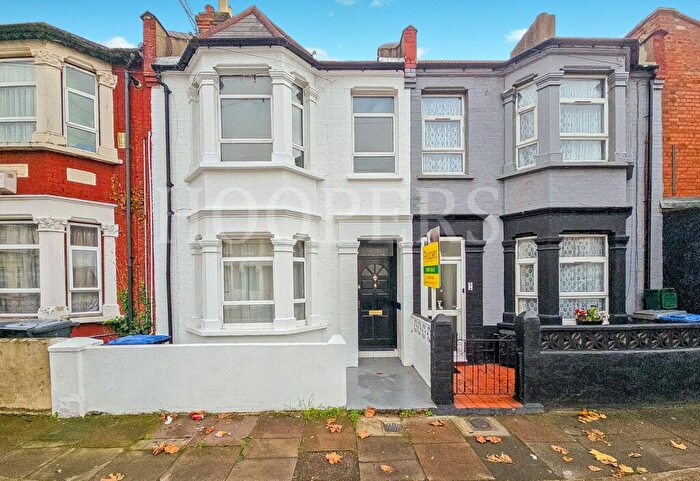 3 Bedroom Terraced House For Sale In Cobbold Road, London, NW10
