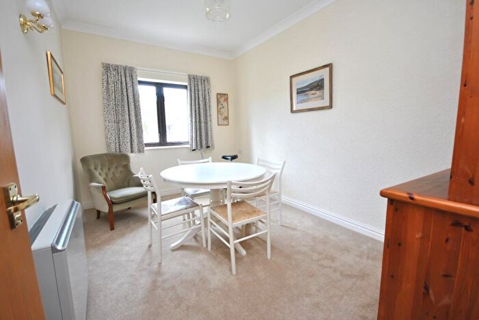 2 Bedroom Apartment For Sale In Station Road, Cheddar, BS27