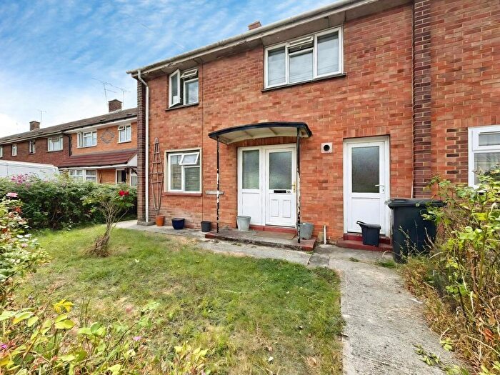 3 Bedroom Semi-Detached House For Sale In Raleigh Avenue, Swindon, Wiltshire, SN3