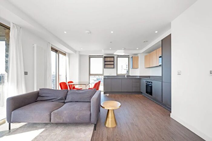 2 Bedroom Flat For Sale In Western Gateway, London, E16