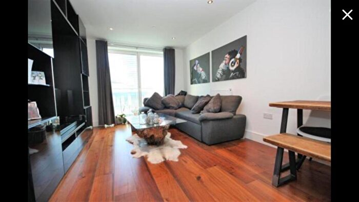 1 Bedroom Apartment To Rent In Duckman Tower, Lincoln Plaza, London, E14