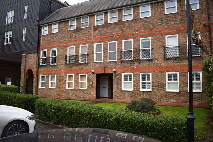 1 Bedroom Flat To Rent In Station Road, Ware, SG12