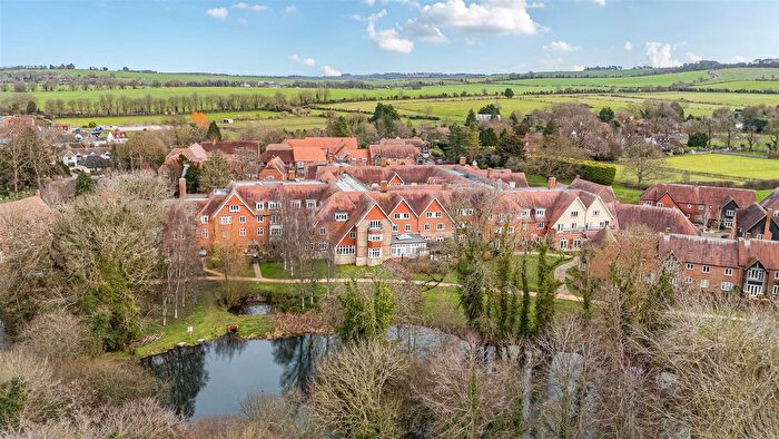 1 Bedroom Flat For Sale In South Street, Letcombe Regis, OX12