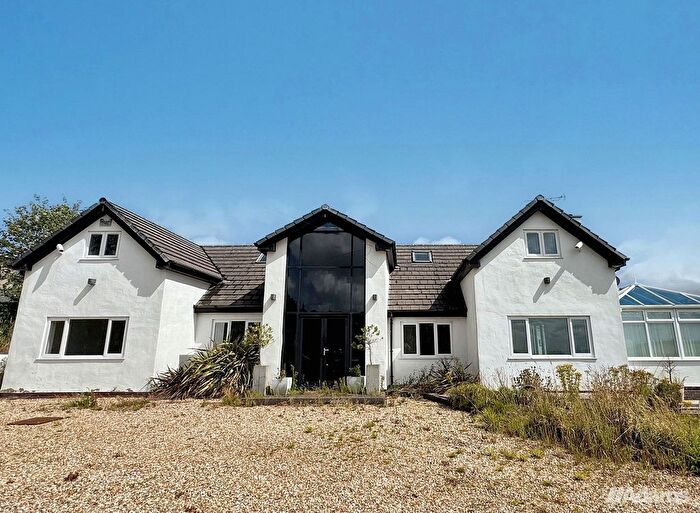 5 Bedroom Detached House For Sale In Heatherdene, Sutton Weaver, WA7