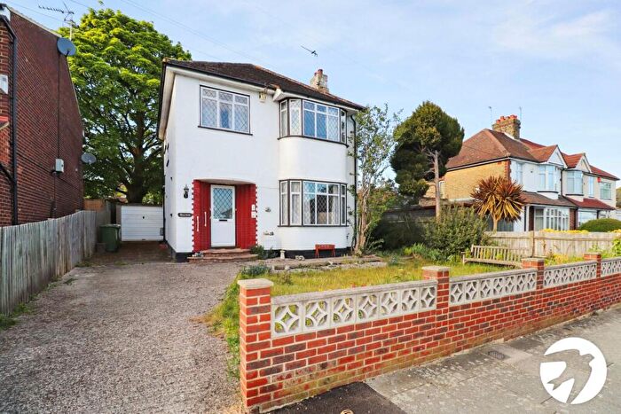 3 Bedroom Detached House For Sale In Orchard Avenue, Belvedere, DA17