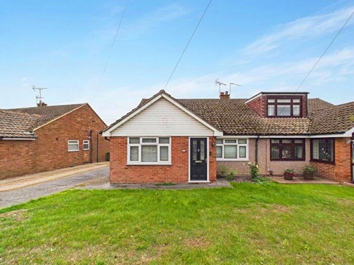 2 Bedroom Semi-Detached Bungalow For Sale In Abbotts Drive, Stanford-Le-Hope, SS17