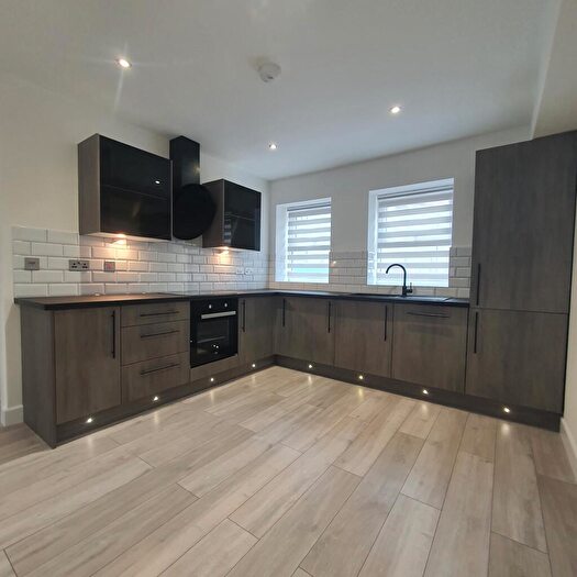 2 Bedroom Flat To Rent In Higham Road, Chesham, HP5