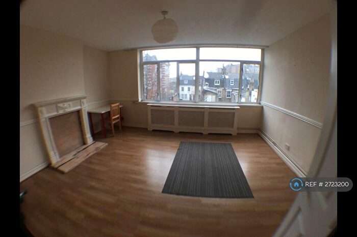 3 Bedroom Flat To Rent In Old Church Road, London, E1