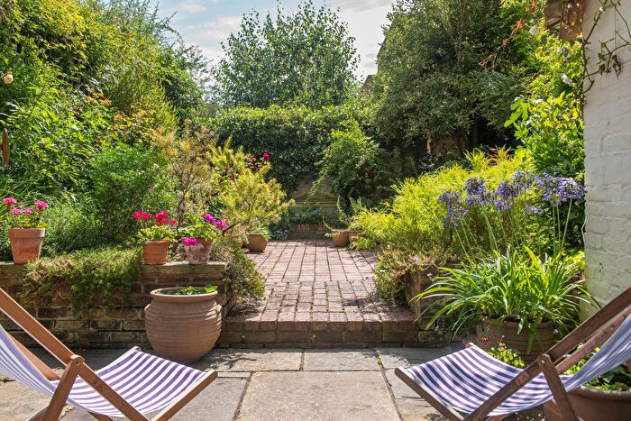 4 Bedroom Terraced House For Sale In St. James's Gardens, London, W11