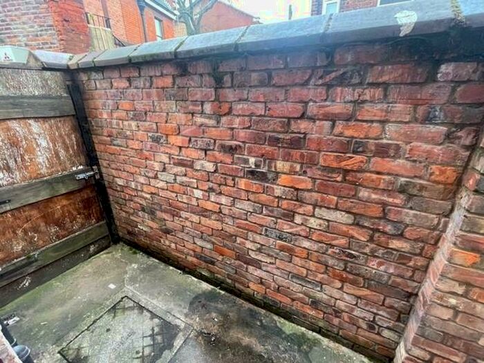 6 Bedroom Private Hall To Rent In Standish Road (), Fallowfield, Manchester, M14