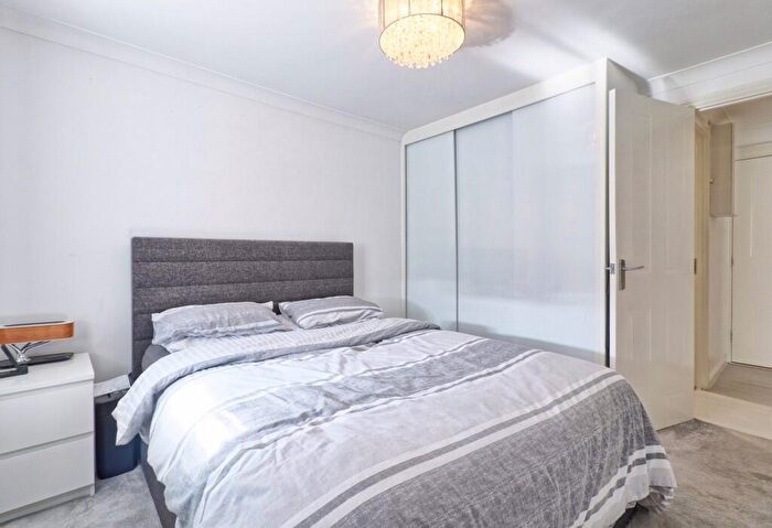 1 Bedroom Apartment For Sale In Northampton Grove, Langdon Hills, Basildon, Essex, SS16