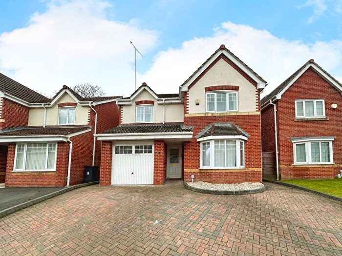 4 Bedroom Detached House To Rent In Tunstall Close, Bury, BL9