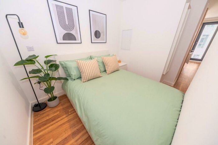 Studio To Rent In Frederick Road, Salford, Greater Manchester, M6