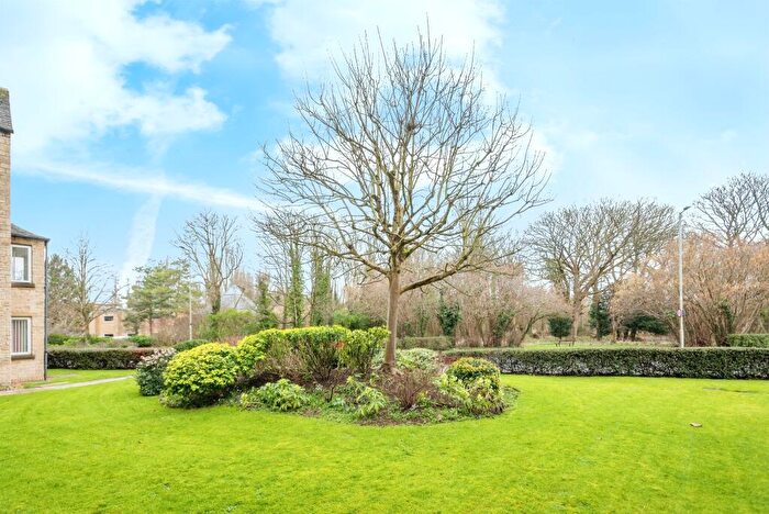 1 Bedroom Apartment For Sale In St. Marys Mead, Witney, OX28