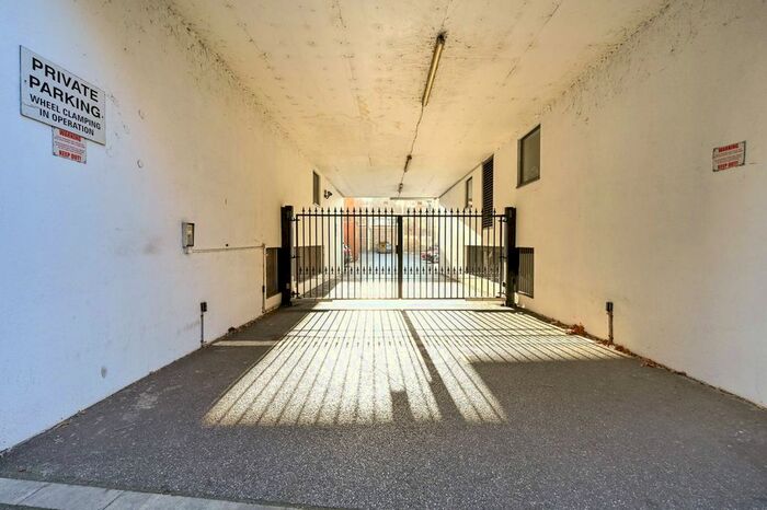 Parking/garage To Rent In The Bittoms, Kingston, Kingston Upon Thames, KT1