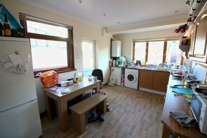 4 Bedroom Terraced House To Rent In Pen Y Bryn, Heath, CF14