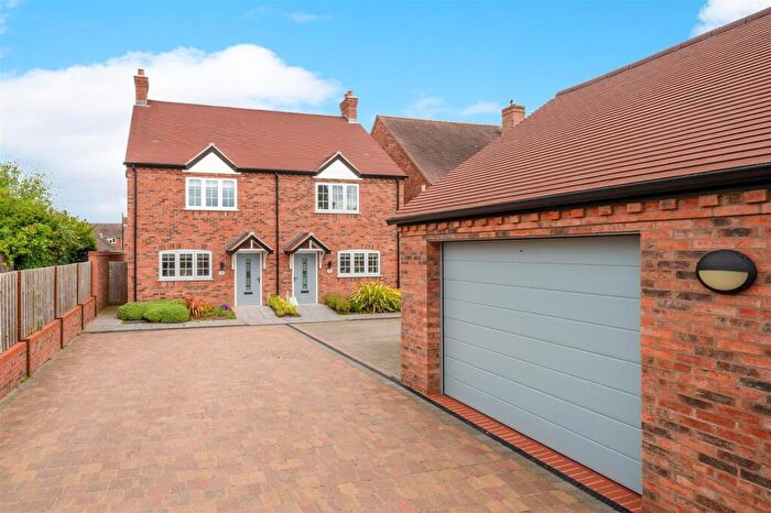 3 Bedroom Semi Detached House For Sale In Doctors Close, Tanworth-In-Arden, Solihull, B94