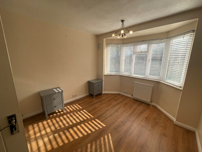2 Bedroom Flat To Rent In Montrose Court, NW9