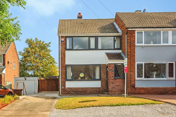 3 Bedroom Property For Sale In Towers Close, Crofton, Wakefield, WF4