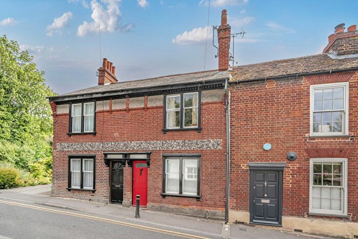 3 Bedroom Terraced House For Sale In High Street, Twyford, Reading, Berkshire, RG10