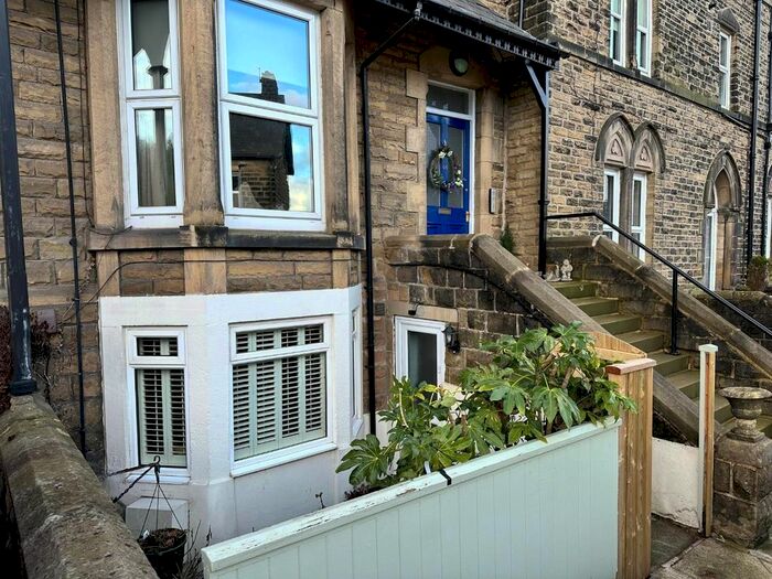 2 Bedroom Flat To Rent In Cow Pasture Road, Ilkley, LS29