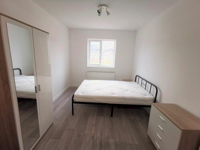 1 Bedroom Studio To Rent In Avondale Road, Luton, Bedfordshire, LU1