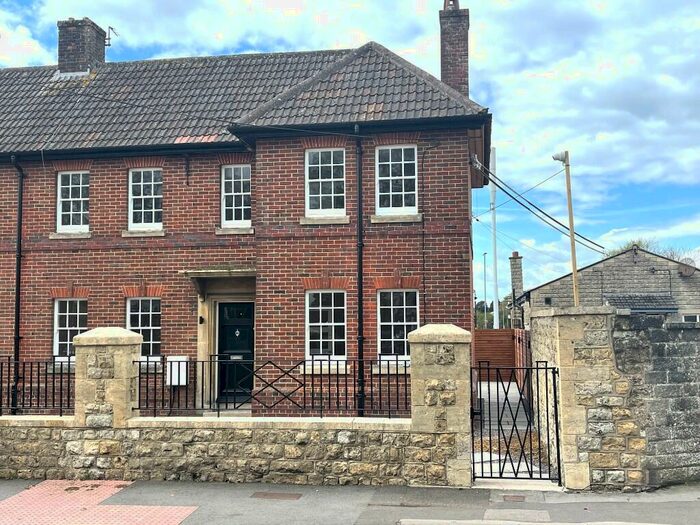 3 Bedroom End Of Terrace House To Rent In Station Road, Warminster, Wiltshire, BA12