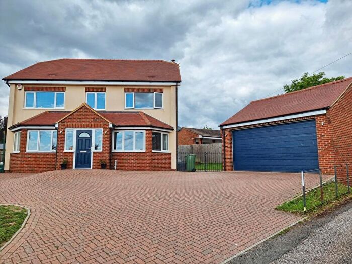 6 Bedroom Detached House For Sale In High Street, Gravenhurst, Bedfordshire, MK45