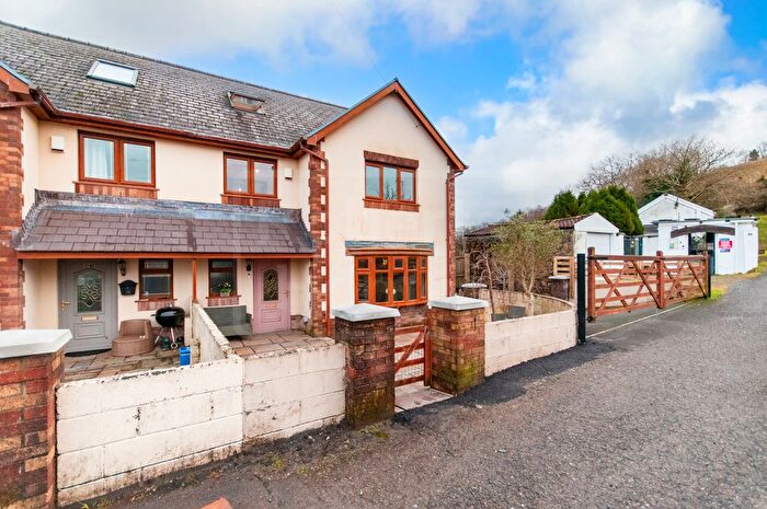 4 Bedroom Semi-Detached House For Sale In Bryn Road, Cwmllynfell, Swansea, SA9